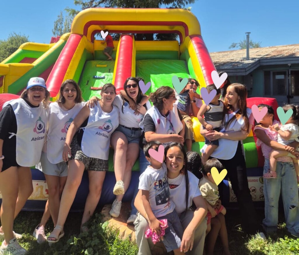 Fundación Abrázame abre convocatoria para voluntarios que acompañen a niños y adolescentes que viven en residencias de protección