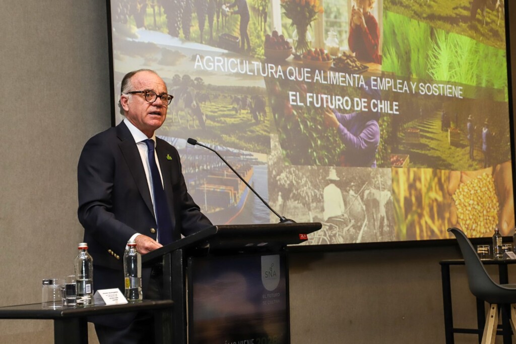 Agricultura chilena enfrenta una temporada desafiante y avanza en nueva ley de fomento forestal