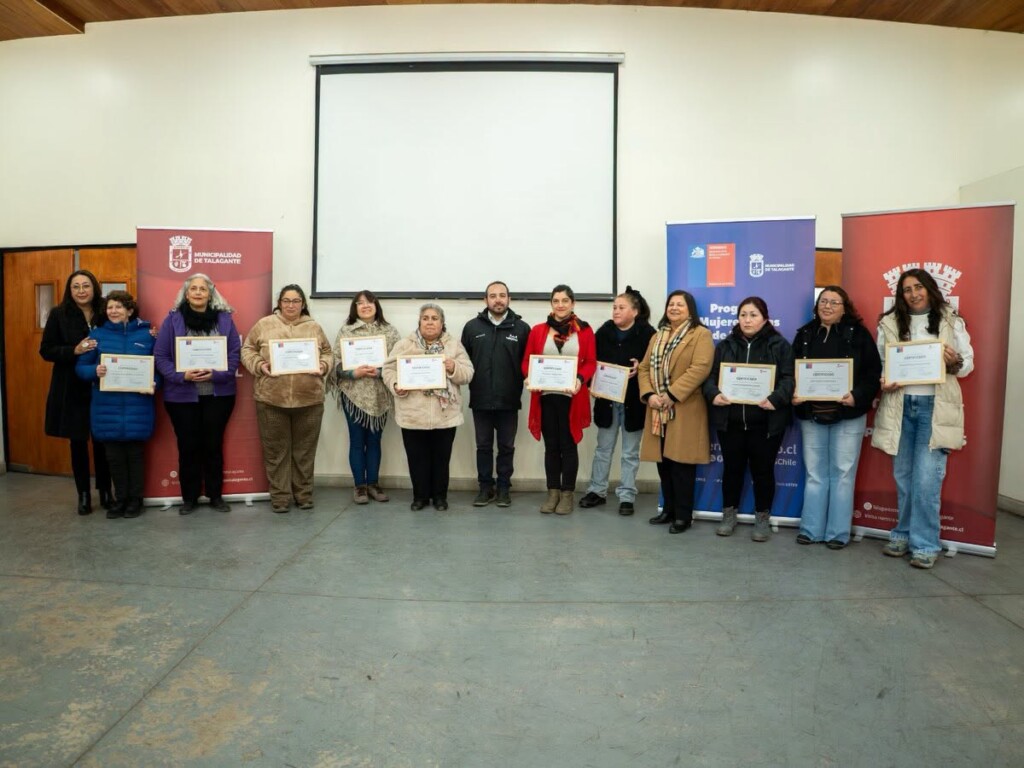 80 mujeres de Talagante egresan del Programa Mujeres Jefas de Hogar