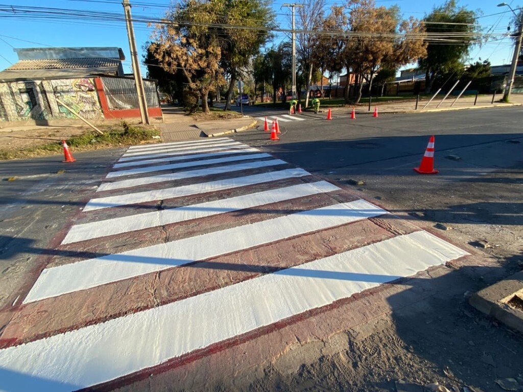 La Pintana refuerza la seguridad vial con nuevas demarcaciones y resaltos
