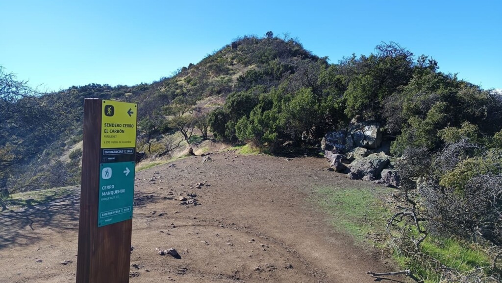 Gobierno de Santiago denunciará fogatas en cerros Carbón y Manquehue