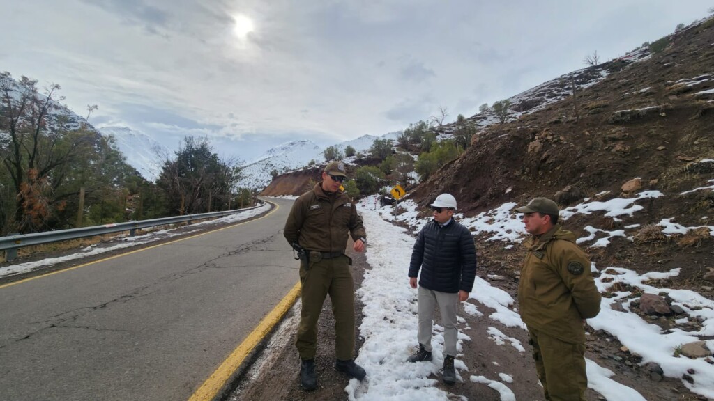 Ruta a Farellones: autoridades refuerzan medidas de seguridad y amplían horarios de tránsito