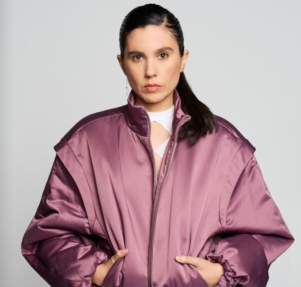 Javiera Mena celebrará los 20 años de Esquemas Juveniles en el Movistar Arena