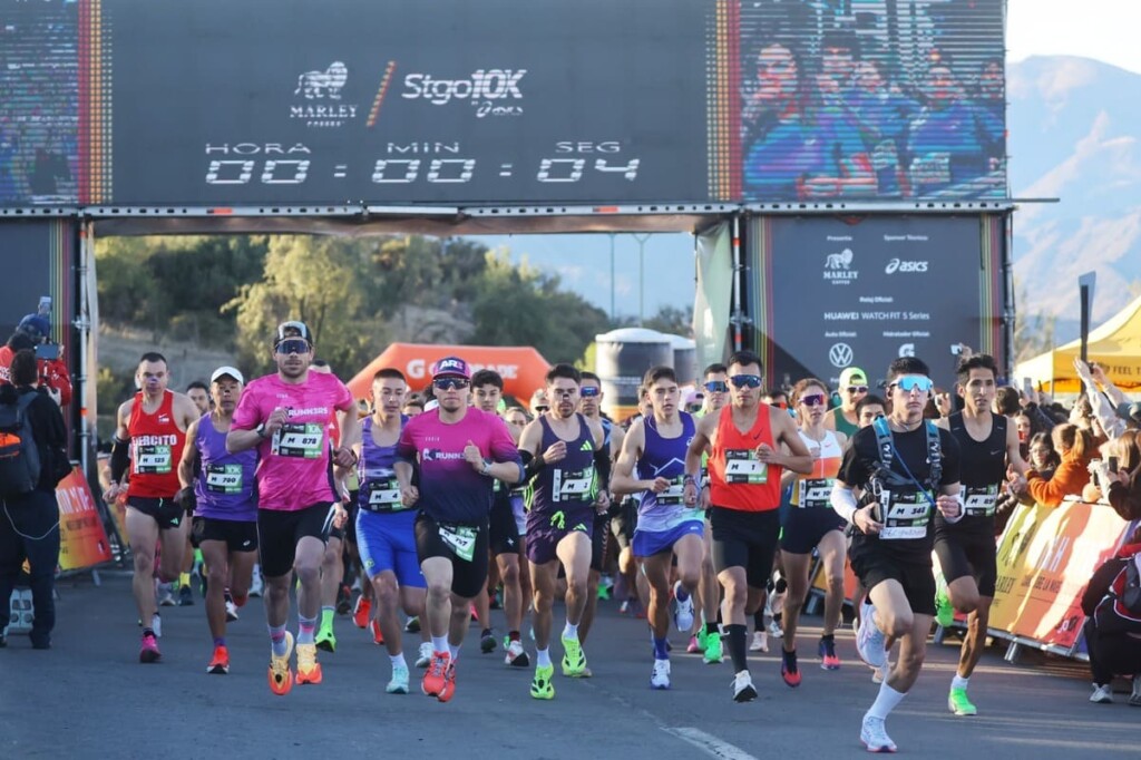 Más de 2.500 corredores protagonizaron una nueva fecha del STGO10K By ASICS