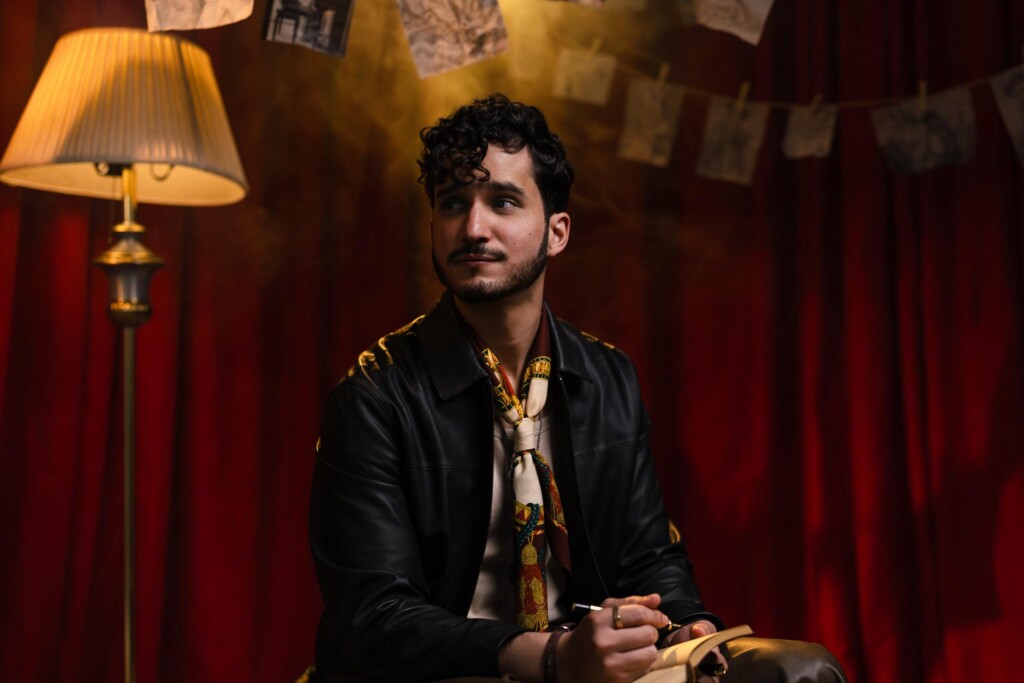 Andrés Obregón llega a Chile para conquistar al público con sus canciones de amor y nostalgia