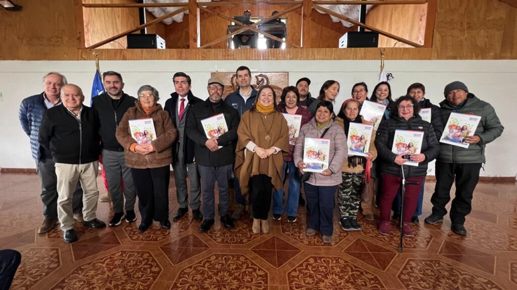 Agricultores de María Pinto reciben $62,8 millones de Indap
