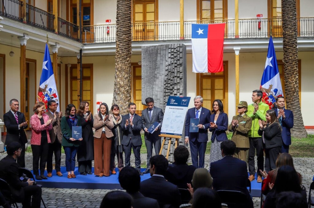 Gobierno presenta la Agenda Nacional de Protección de la Niñez en en el Centro Comunitario Santiago en Compañía