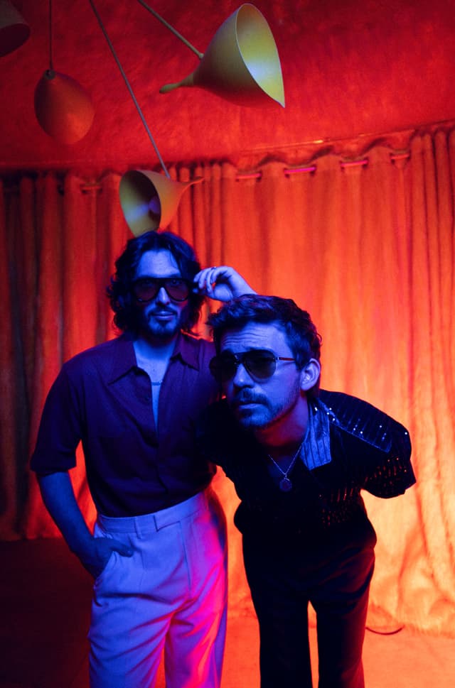 LAGOS presenta su nuevo álbum y confirma su regreso a Chile con “En La Noche Tour”