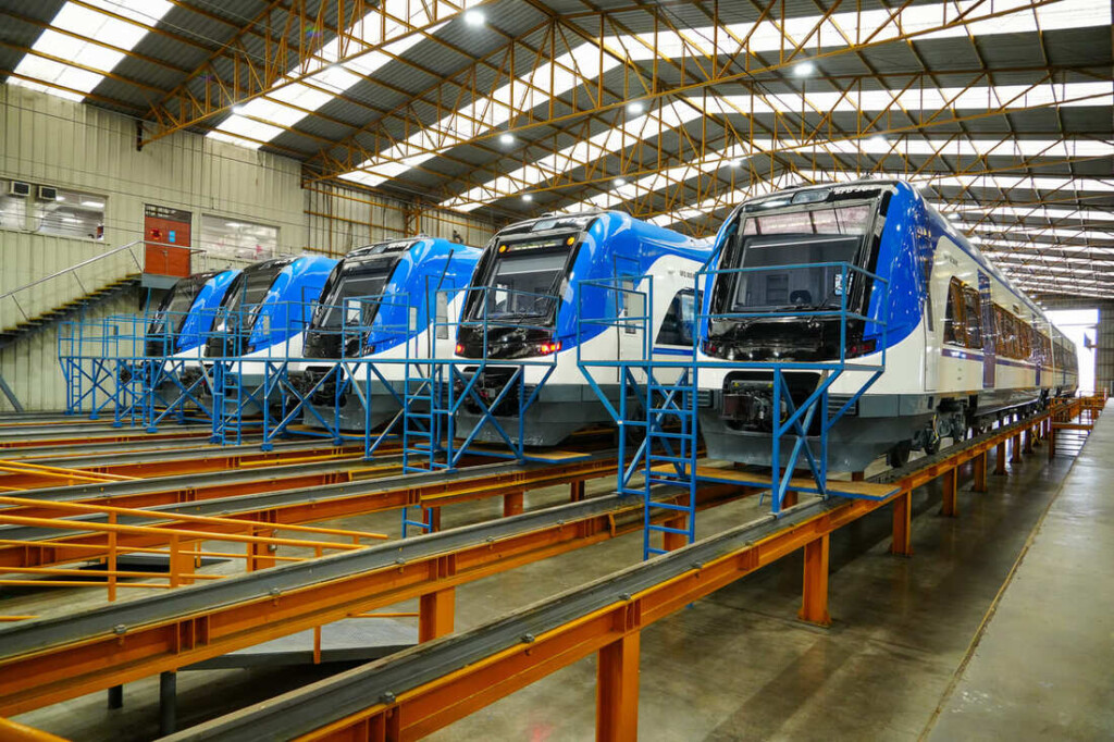 EFE suma cuatro nuevos trenes para reforzar servicios
