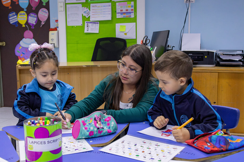 Chile presenta red contra el ausentismo escolar