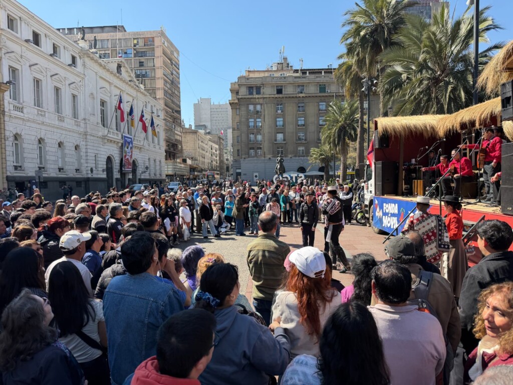 Santiago: Plaza de Armas fue el punto inicial de la Fonda Móvil 2026