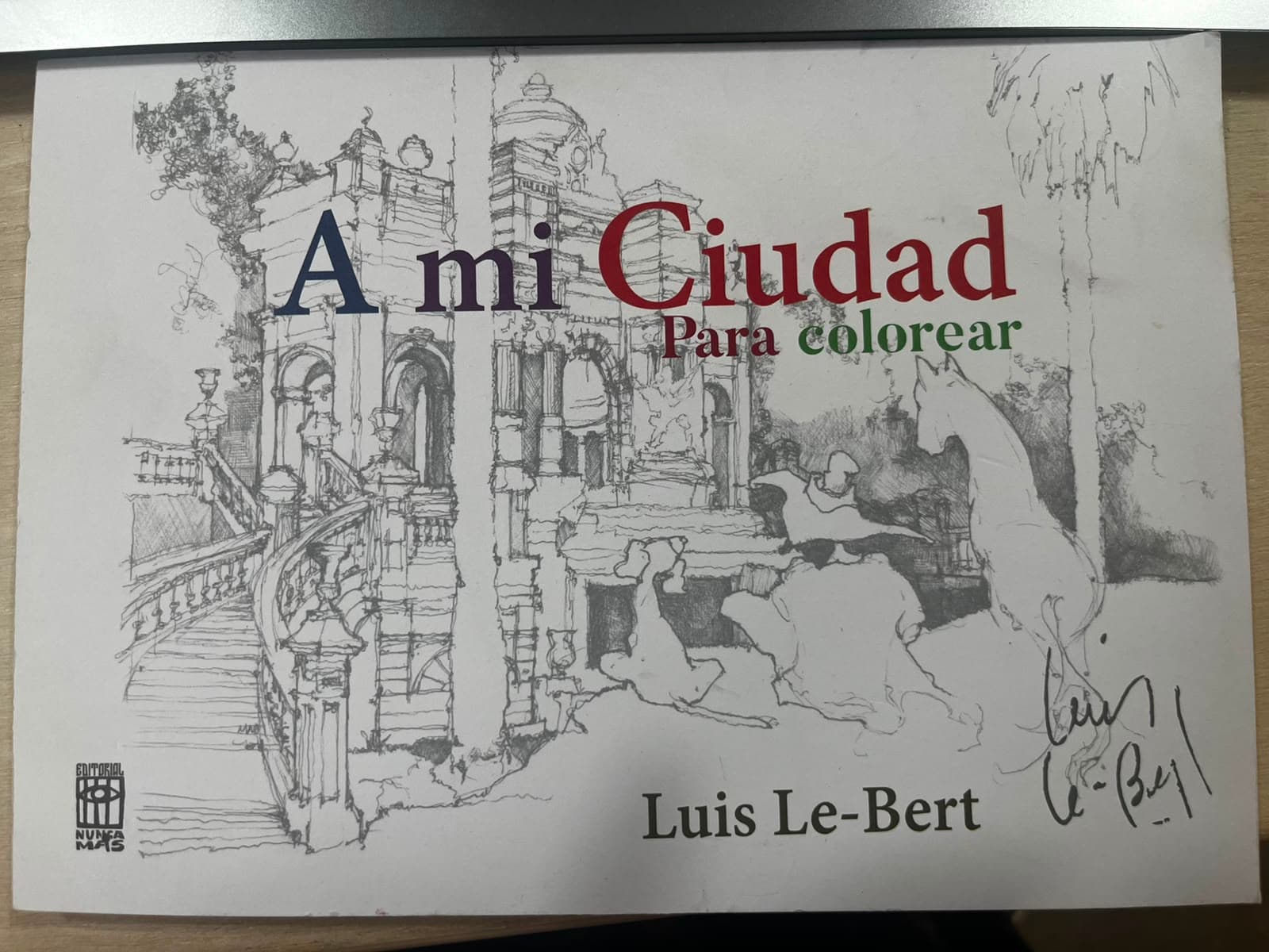 Luis Le-Bert presenta “A Mi Ciudad”, su nuevo libro para colorear en Patio Bellavista