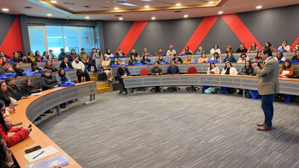 Más de 120 emprendedores de Macul se capacitan en INACAP
