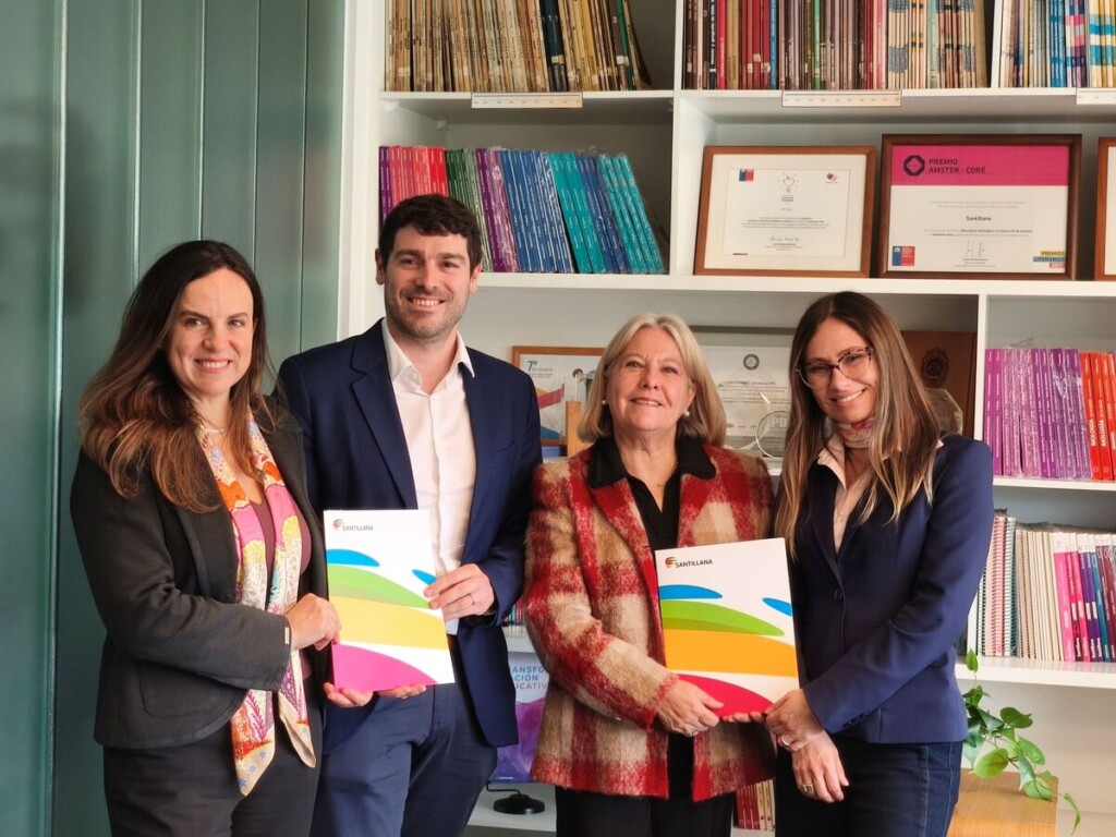 Santillana y Dialect se unen para fortalecer la lectura en Chile