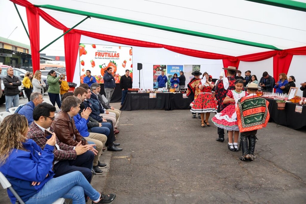 San Pedro inaugura temporada de frutillas en Lo Valledor