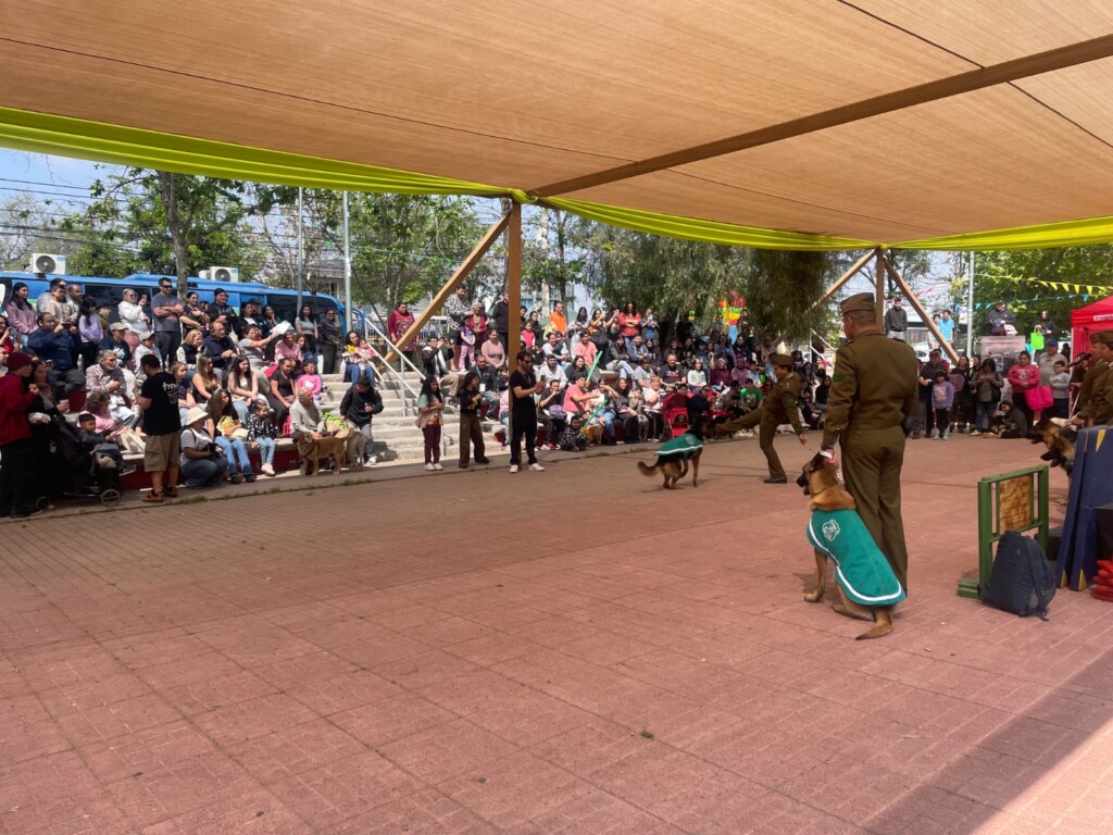 Más de 1.500 personas participaron en la primera Expo-Mascotas de La Granja